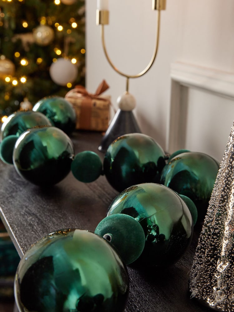 Green Bauble Christmas Garland - Image 2 of 4