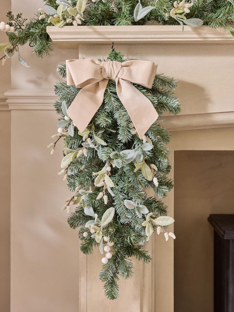 Green Frosty Light Up Swag Christmas Wreath - Image 1 of 3