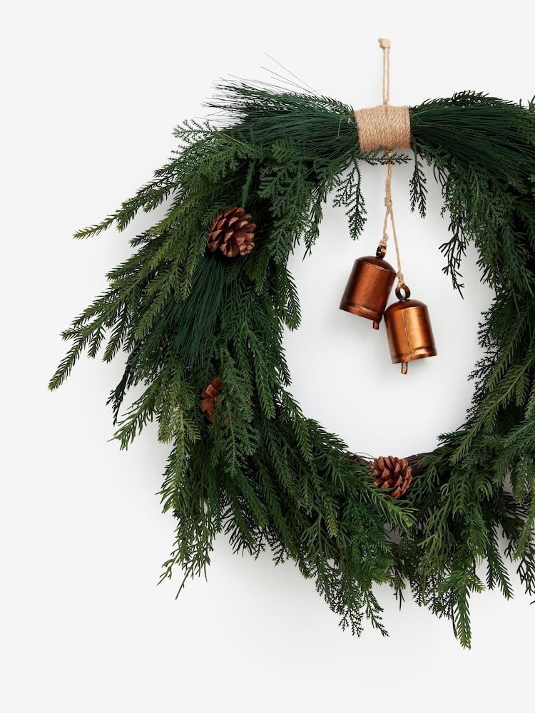 Green Luxe Faux Fur Christmas Wreath 55cm - Image 5 of 5