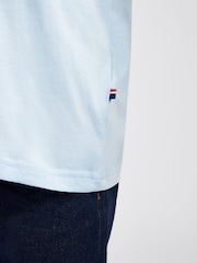 أزرق داكن - من U.S. Polo Assn. تيشرت بشعار خيال مزدوج - صورة 5 من 9
