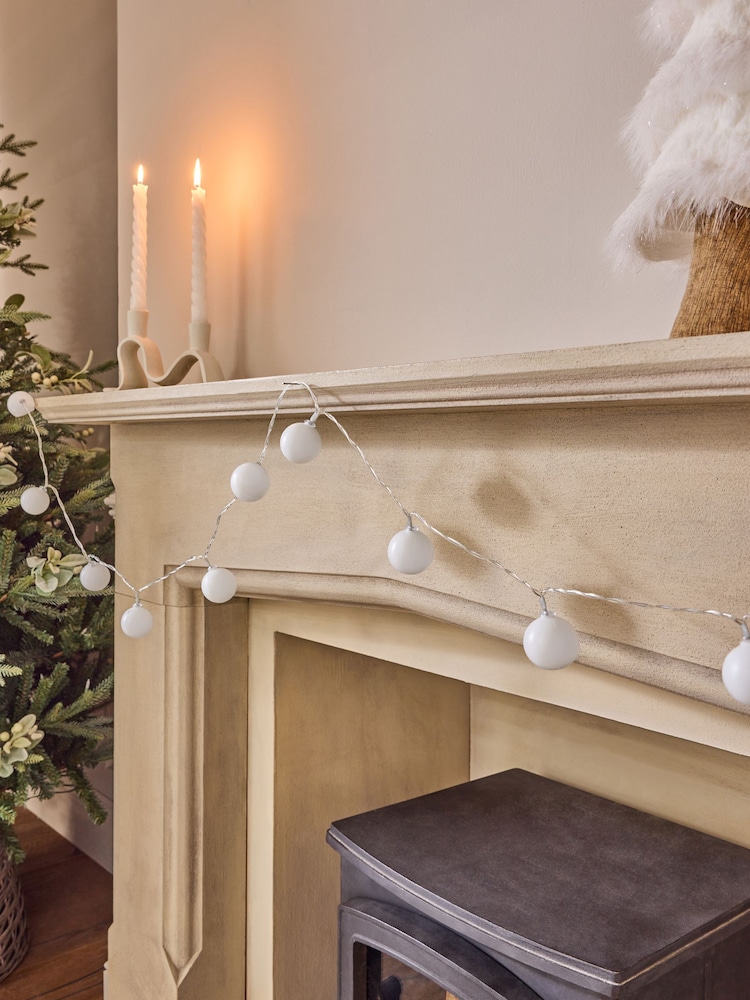 Set of 20 White LED Berry Line Lights - Image 2 of 6