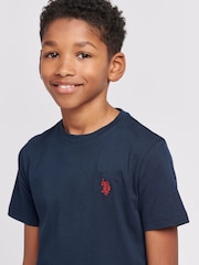 Темно-синий - US Polo Assn. Футболка для мальчиков из 100% хлопка с принтом лошадей - Изображение 4 из 7