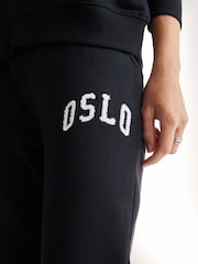 Черный - Джоггеры с манжетами и манжетами из ткани букле с надписью Oslo с городским рисунком - Изображение 5 из 7