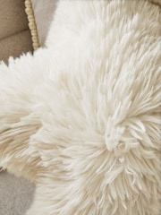 White Faux Fur Star Shaped Cushion - Image 2 of 5
