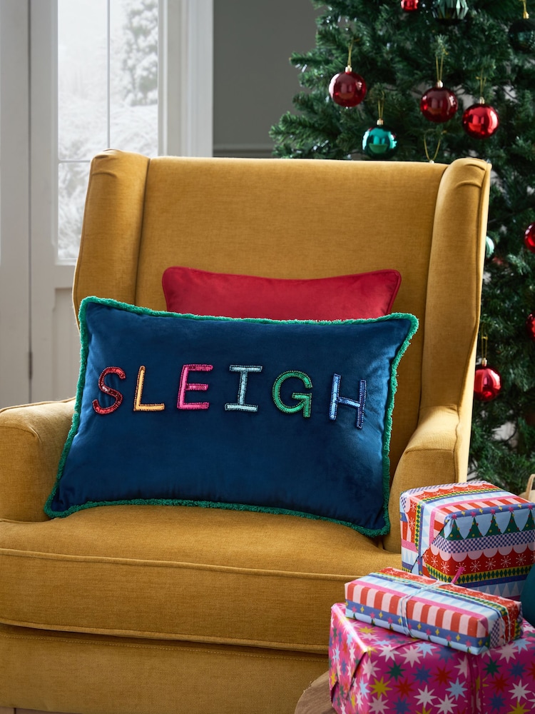 Sleigh Christmas Sequin Velvet Rectangular Cushion - صورة 1 من 6