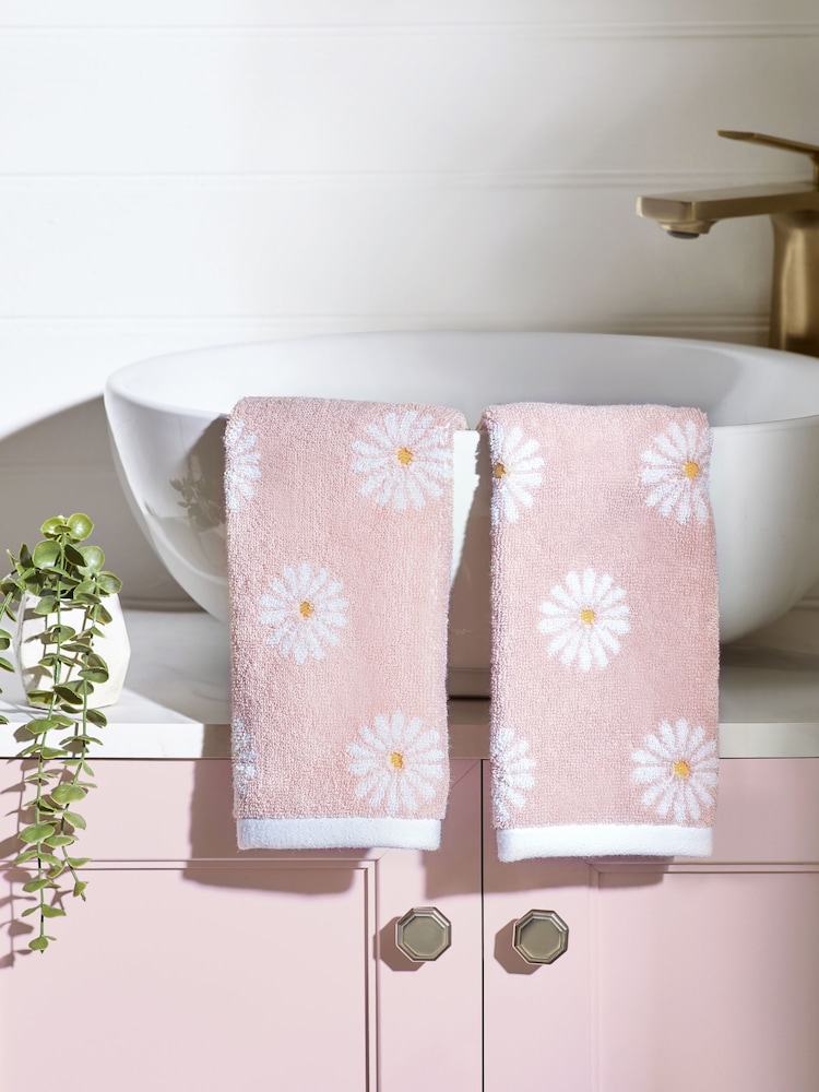 Set of 2 Pink 100% Cotton Daisy Face Cloths - Image 1 of 4