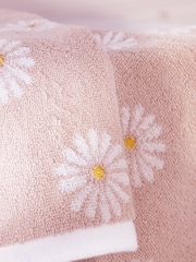 Set of 2 Pink 100% Cotton Daisy Face Cloths - Image 3 of 4