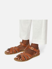 Marrón - Salt-Water Sandals The Original Flat Strappy Sandals - Imagen 2 de 4