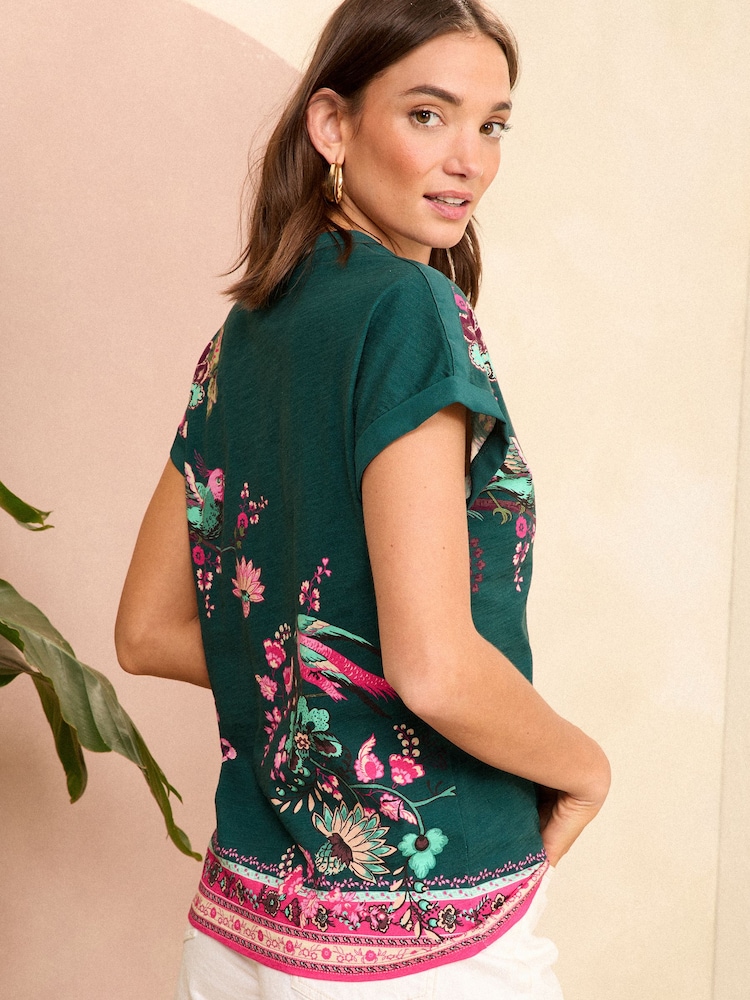 Love & Roses Bird Print Jersey V Neck Woven Trim Short Sleeve T-Shirt - Image 4 of 4