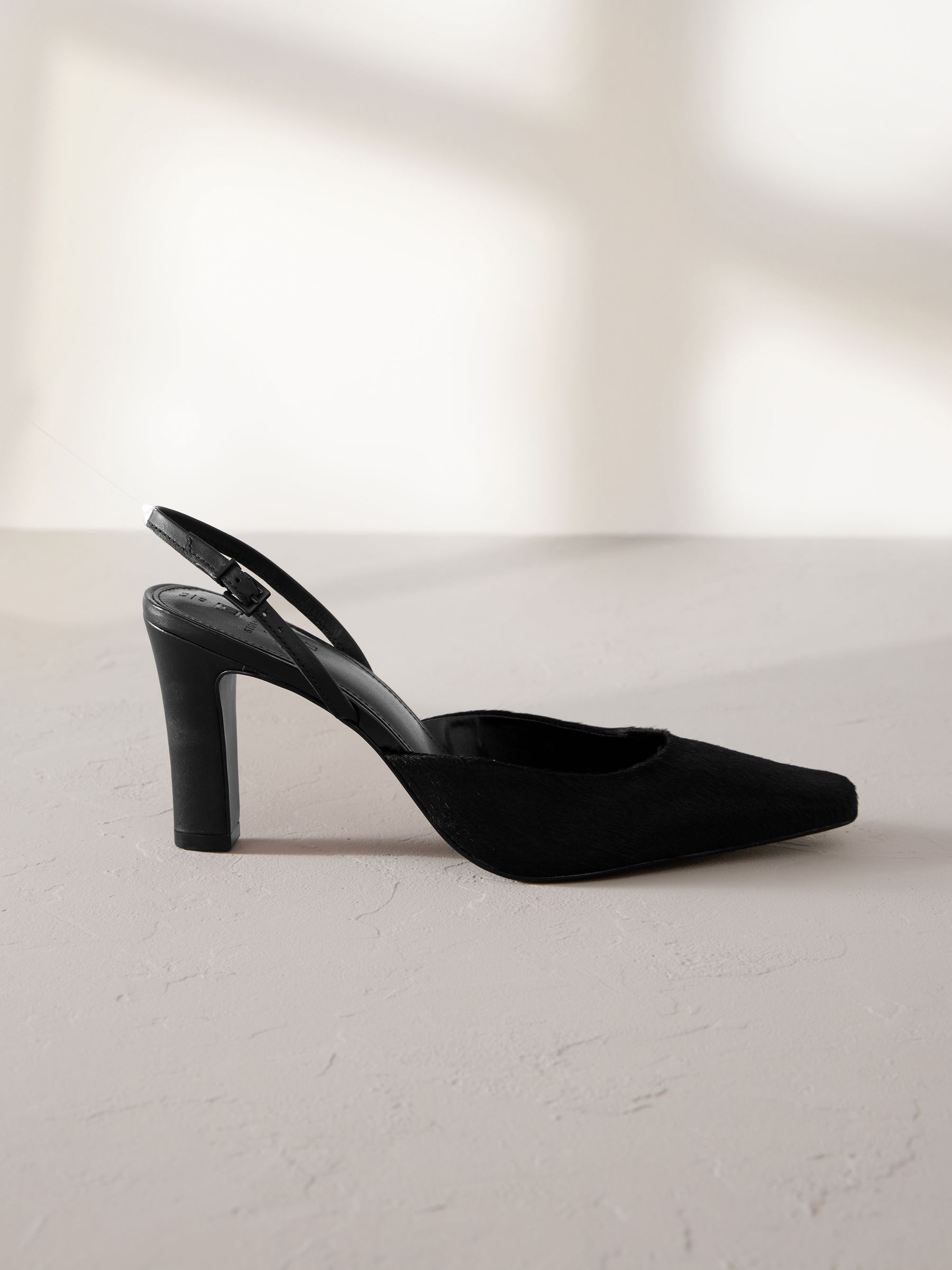 Kaufe Sie Schwarz Premium Square Toe Slingback Heels bei Next Deutschland