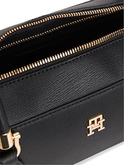 Tommy Hilfiger Black Monogram Textured Shoulder Bag - Image 4 of 4