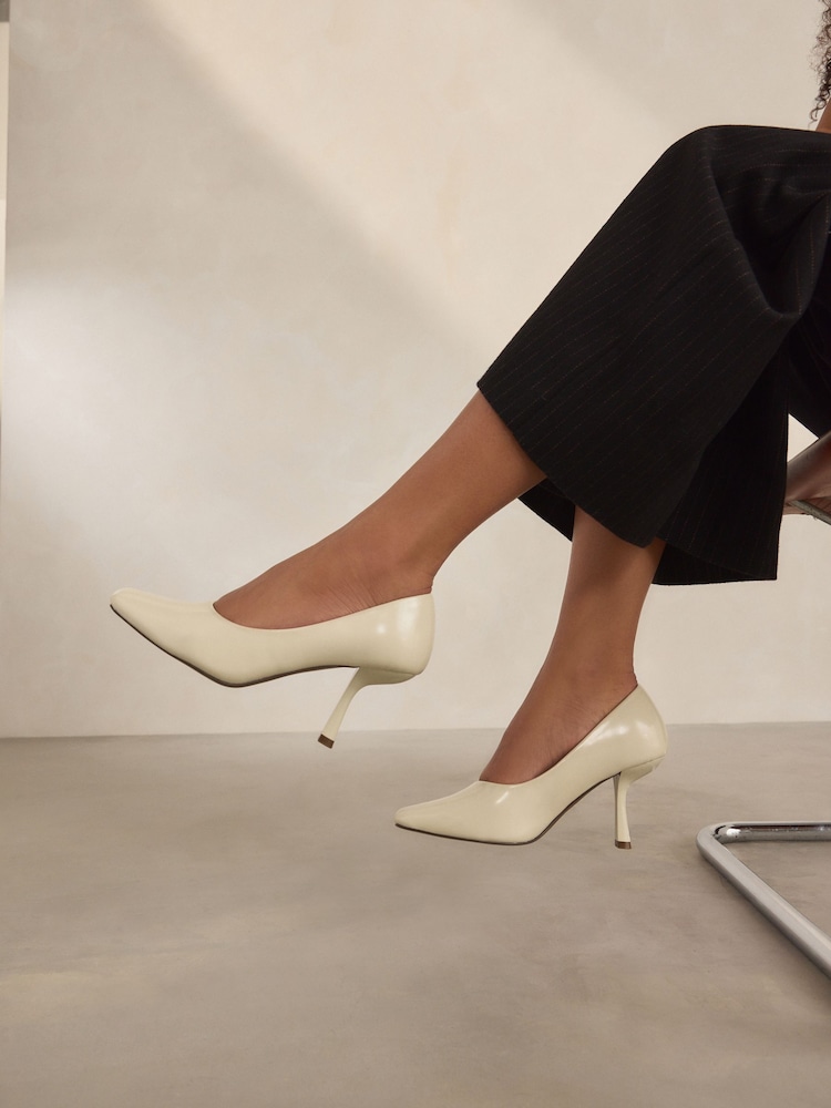 Bela - Forever Comfort Angled Square Toe čevlji z visoko peto - Slika 1 iz 9 Bela - Forever Comfort Angled Square Toe čevlji z visoko peto - Slika 1 iz 9
