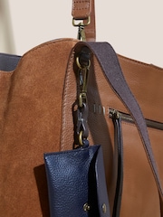 Bolso de mano de cuero Hannah de White Stuff - Imagen 3 de 4
