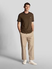 Lyle & Scott, T-Shirt mit Kontrasttasche aus 100 % Baumwolle - Bild 3 von 5