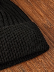 Schwarz - Strickmütze aus 100 % Kaschmir mit Bommel - Image 7 of 7