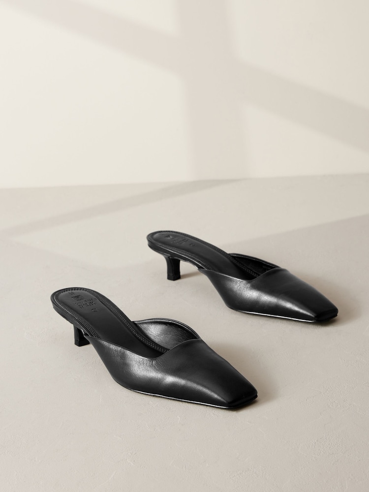 črna - Premium Forever Comfort® Usnje Square Toe Kitten Mules - Slika 1 iz 5 črna - Premium Forever Comfort® Usnje Square Toe Kitten Mules - Slika 1 iz 5