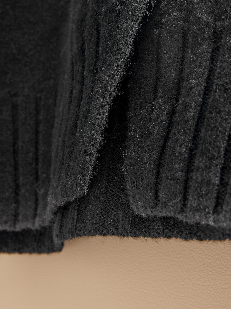 Black Wool Cashmere Knitted Tank - Image 9 of 9