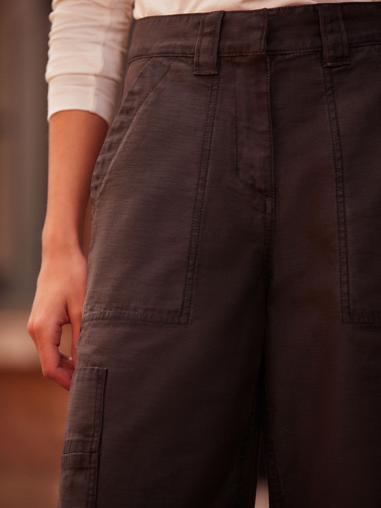 Anthrazitgrau - Hose mit Barrel-Hosenbein aus 100 % Baumwolle - Bild 4 von 4 Anthrazitgrau - Hose mit Barrel-Hosenbein aus 100 % Baumwolle - Bild 4 von 4