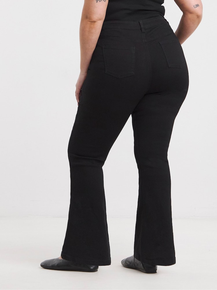 Negro - Simply Be Alto Waist Super Stretch Flared Jeans - Imagen 2 de 4
