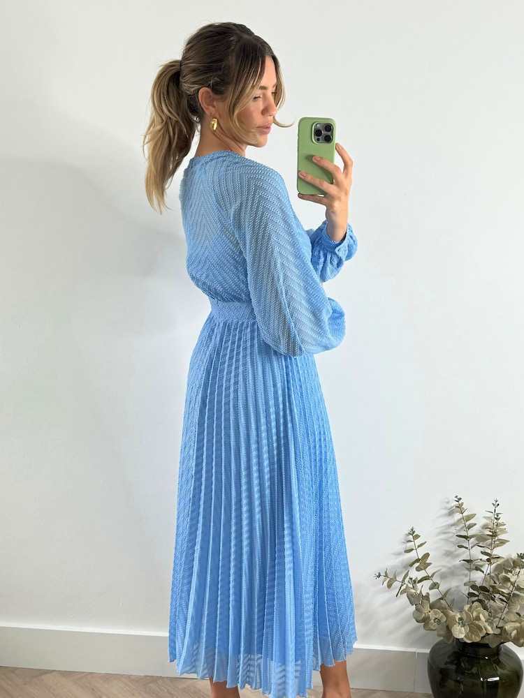 Blau - Style Cheat Dannica Plissiertes Maxikleid mit Ballonärmeln - Bild 2 von 4 Blau - Style Cheat Dannica Plissiertes Maxikleid mit Ballonärmeln - Bild 2 von 4