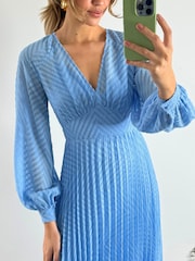 Style Cheat Blue Dannica Pleated Balloon Sleeve Maxi Dress - Image 4 of 4