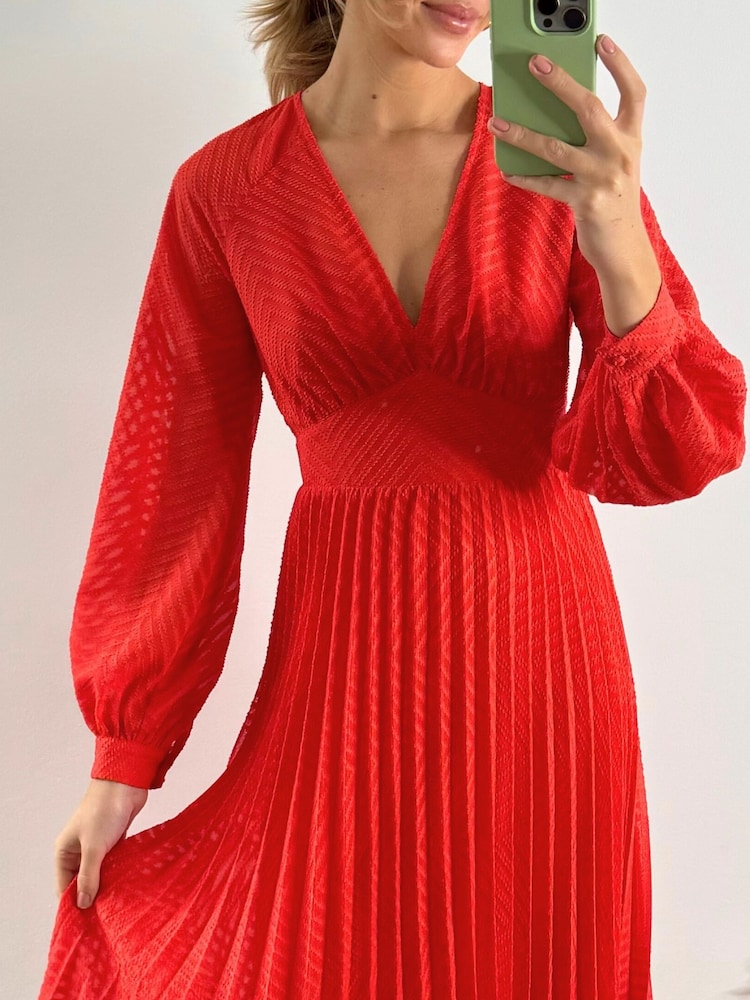 Style Cheat Red Dannica Pleated Balloon Sleeve Maxi Dress - Image 4 of 4 Style Cheat Red Dannica Pleated Balloon Sleeve Maxi Dress - Image 4 of 4