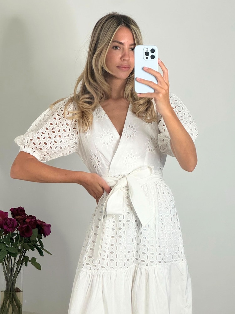 Style Cheat White Claudia Broderie Puff Sleeve Midi Dress - Image 4 of 4