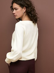 بيج فاتح - Long Sleeve Gathered Sides Blouse - صورة 4 من 10
