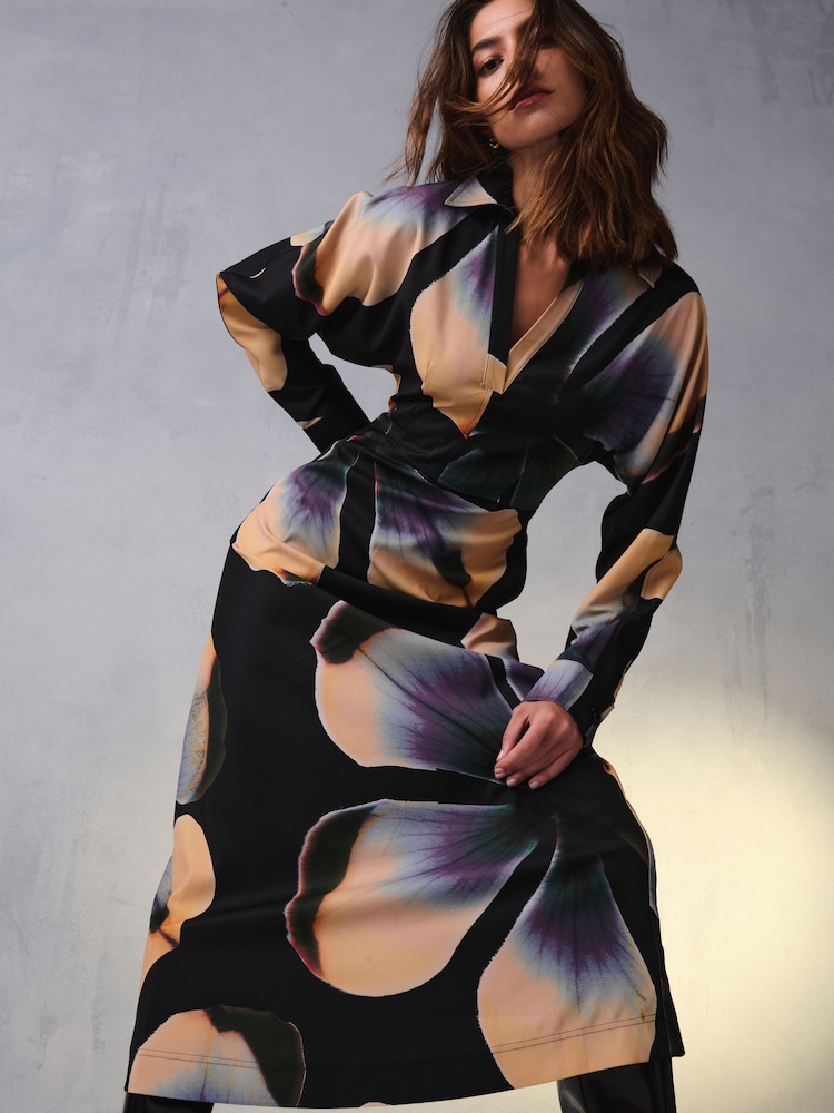 Черный в цветочек - Long Sleeve V-Neck Midi Dress - Image 2 of 7
