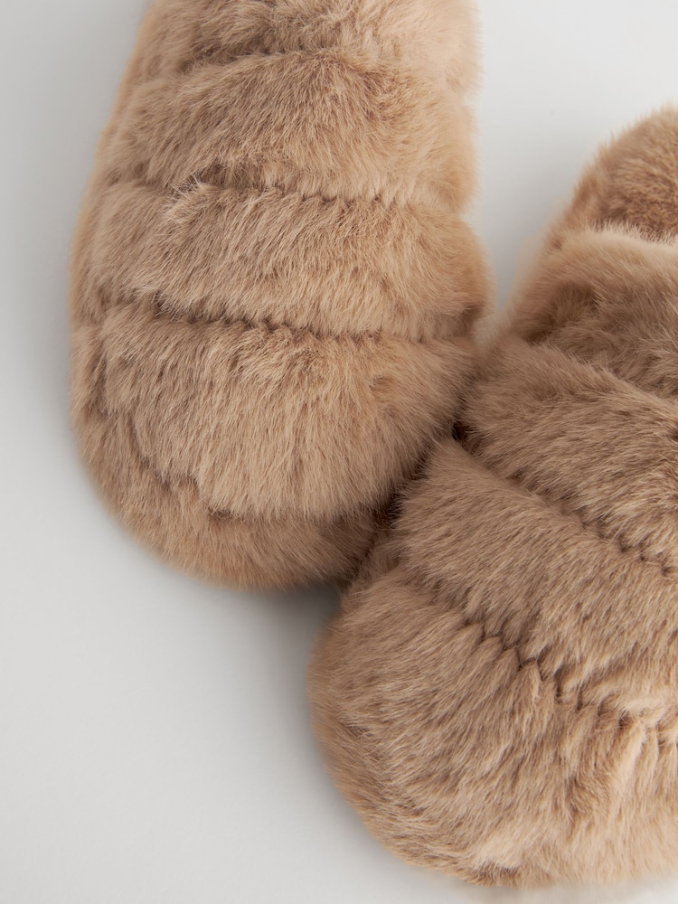 Hellbraun - Gesteppte Flatform-Slipper aus Kunstpelz - Bild 6 von 6 Hellbraun - Gesteppte Flatform-Slipper aus Kunstpelz - Bild 6 von 6