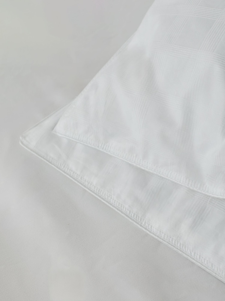 Collection Luxe Goose Down and Feather 10.5 Tog Duvet - Image 2 of 2