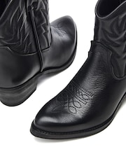 Moda in Pelle Bettsie Ankle Western Boots - Image 4 of 4