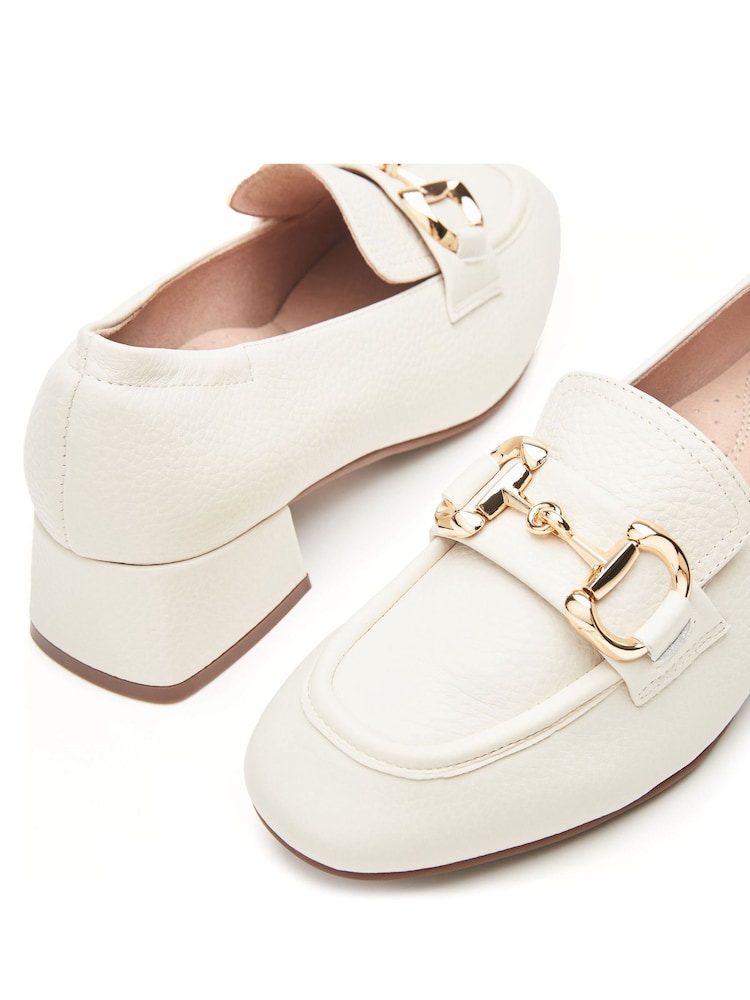 Bela - Moda in Pelle Fenet Soft Square Toe Heeled Snaffle Trim Loafers - Slika 5 iz 5