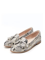 Moda in Pelle Evvaa Flat Slip on Tassle Leather Barrel Loafers - Image 3 of 5