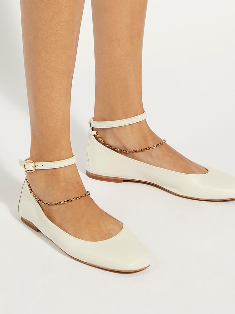 Cream - Dune London Halles Ankle Chain Ballet lahki športni copati - Slika 1 iz 6 Cream - Dune London Halles Ankle Chain Ballet lahki športni copati - Slika 1 iz 6