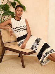 Love & Roses Black/White Sleeveless Fine Gauge Pleated Knitted Dress - Image 4 of 4