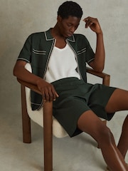 Verde oscuro - Reiss Christophe Ribbed Dual Zip-Front Shirt - Imagen 1 de 5