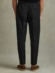 Reiss Black Com Relaxed Cropped Trousers with Turned-Up Hems - Image 4 of 5