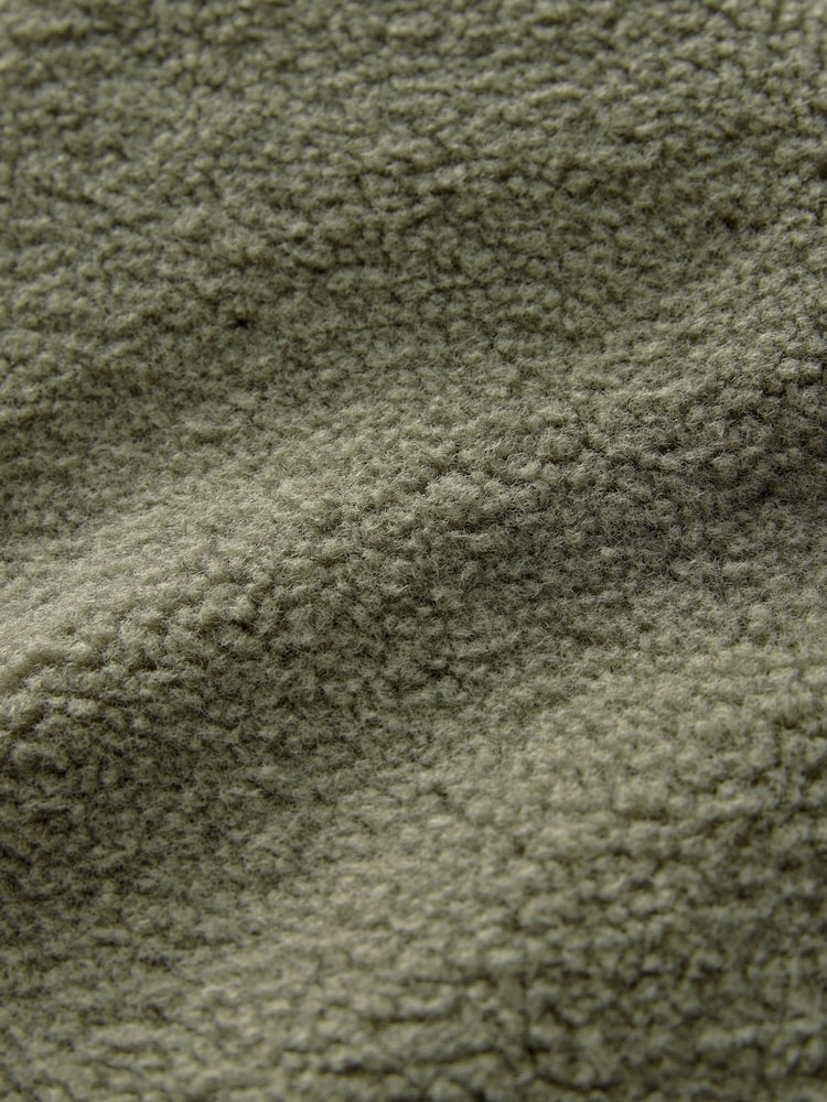 Khakigrün - Wendbare Weste aus Borg-Teddyfell - Bild 9 von 9