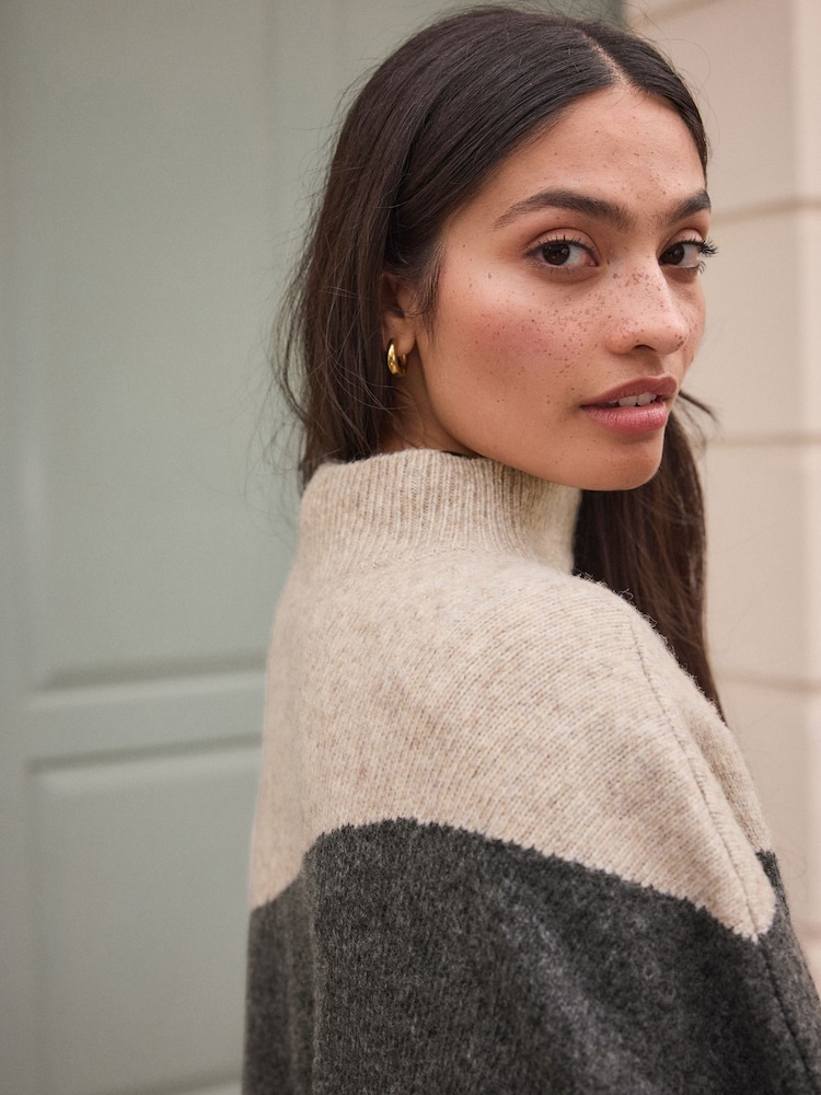 Oatmeal/Charcoal Grey Abstract Knit Poncho - Image 5 of 7