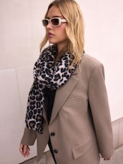 Leopard Midweight Scarf - Image 4 of 4