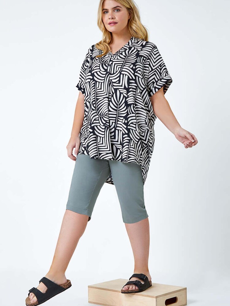 Roman Green Curve Knee Length Stretch Shorts - Image 3 of 5