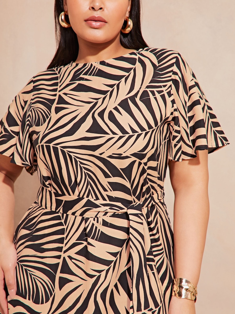 Lipsy Camel Curve Short Sleeve Round Neck Tie Waist Shift Dress - Image 4 of 4