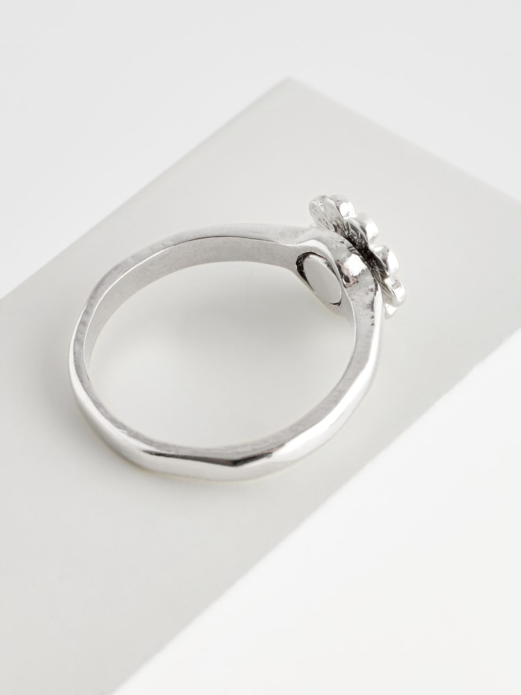 Silver Tone Daisy Flower Spinning Ring Made With Recycled Zinc - Image 4 of 4 Silver Tone Daisy Flower Spinning Ring Made With Recycled Zinc - Image 4 of 4