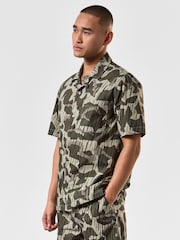 Weekend Offender Mens Green Castle Rain Camo Monuriki Camo Shirt - Image 1 of 2