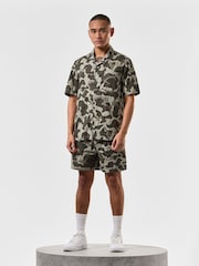 Weekend Offender Mens Green Rain Camo Anzio Camo Shorts - Image 3 of 6