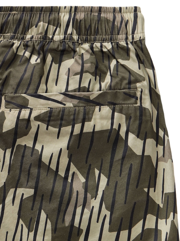 Weekend Offender Mens Green Rain Camo Anzio Camo Shorts - Image 6 of 6
