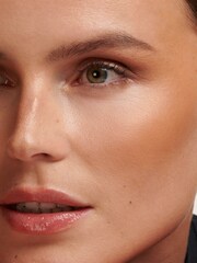 Armani Beauty Luminous Silk Summer Glow Bronzer - Image 4 of 5