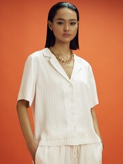 Reiss x McLaren F1 Team White Multi Monte Carlo Exclusive Cuban Collar Shirt - Image 7 of 9