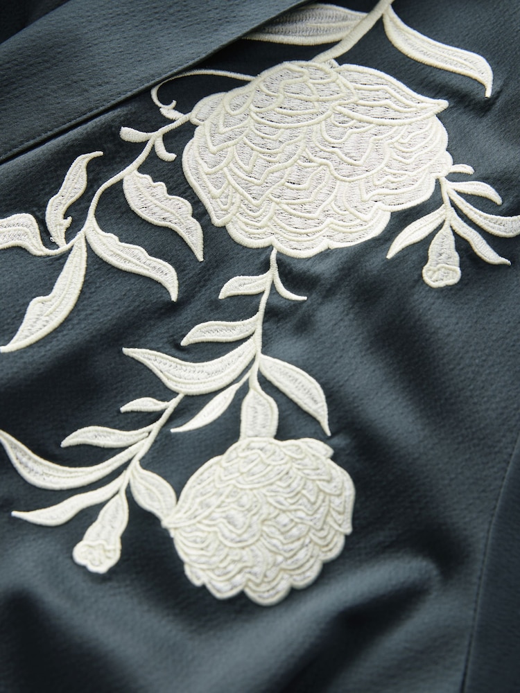 Rockett St George Robe enveloppante martelée Satin - Image 8 of 9